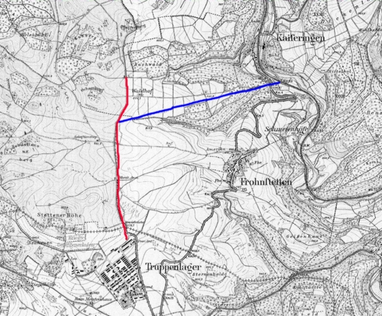 Carte du camp en 1918 (en bleu le tracé du funiculaire et en rouge celui de la voie ferrée)